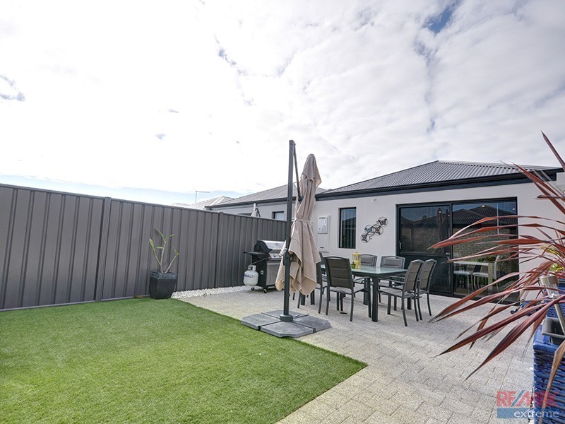 8b Bauer Circle, Banksia Grove WA 6031