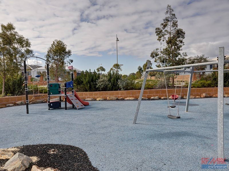 8b Bauer Circle, Banksia Grove WA 6031