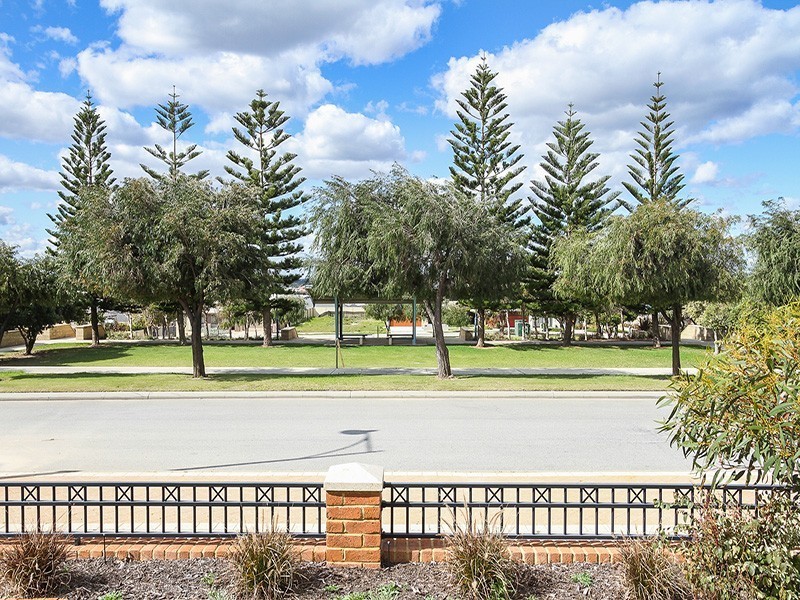 3 Seabird Bend, Jindalee WA 6036