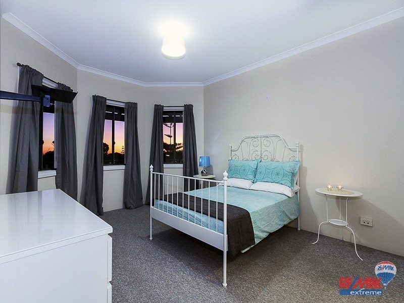 130 Lagoon Drive, Yanchep WA 6035