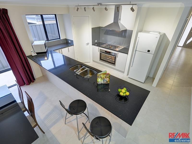 11 Biterax Elbow, Banksia Grove WA 6031