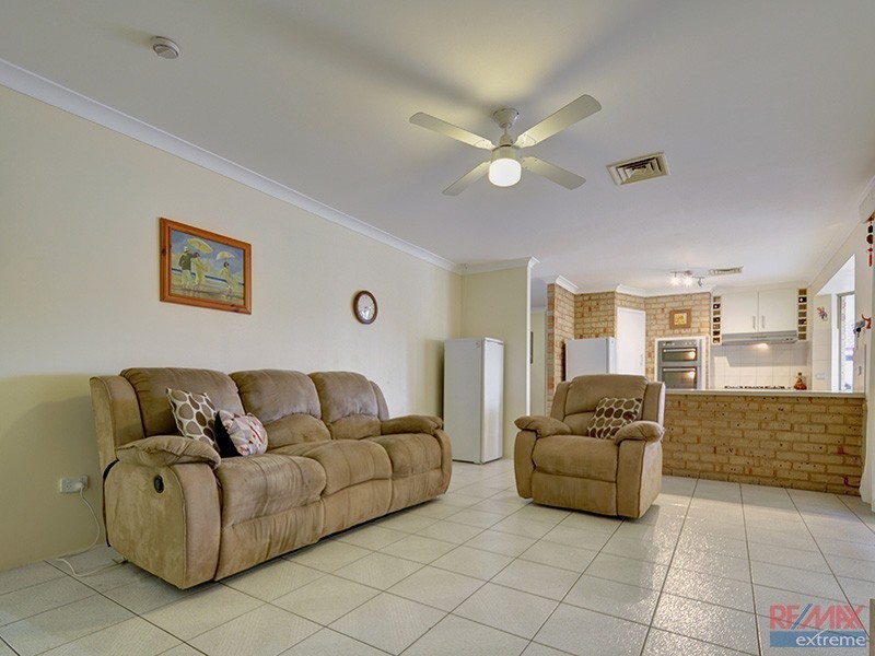 33 Sapling Way, Hocking WA 6065