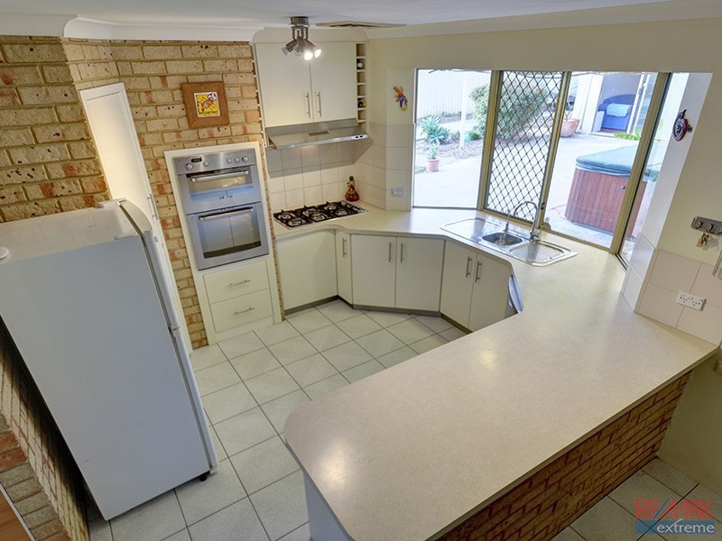 33 Sapling Way, Hocking WA 6065