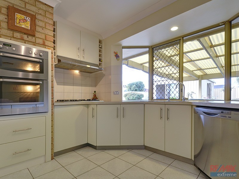 33 Sapling Way, Hocking WA 6065