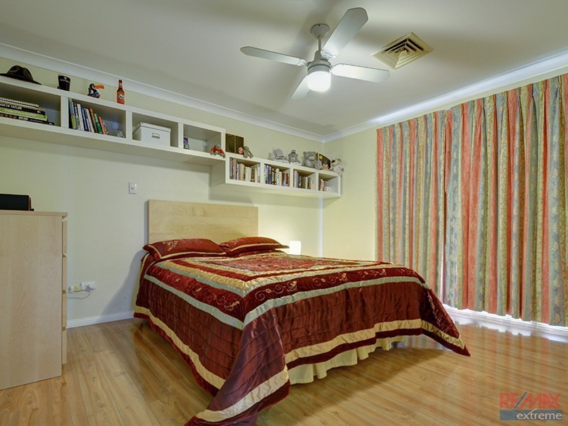 33 Sapling Way, Hocking WA 6065