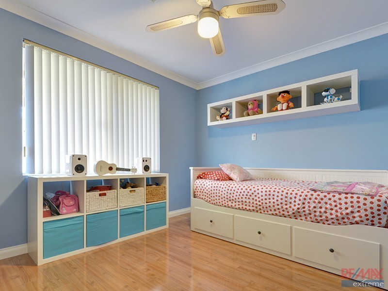 33 Sapling Way, Hocking WA 6065