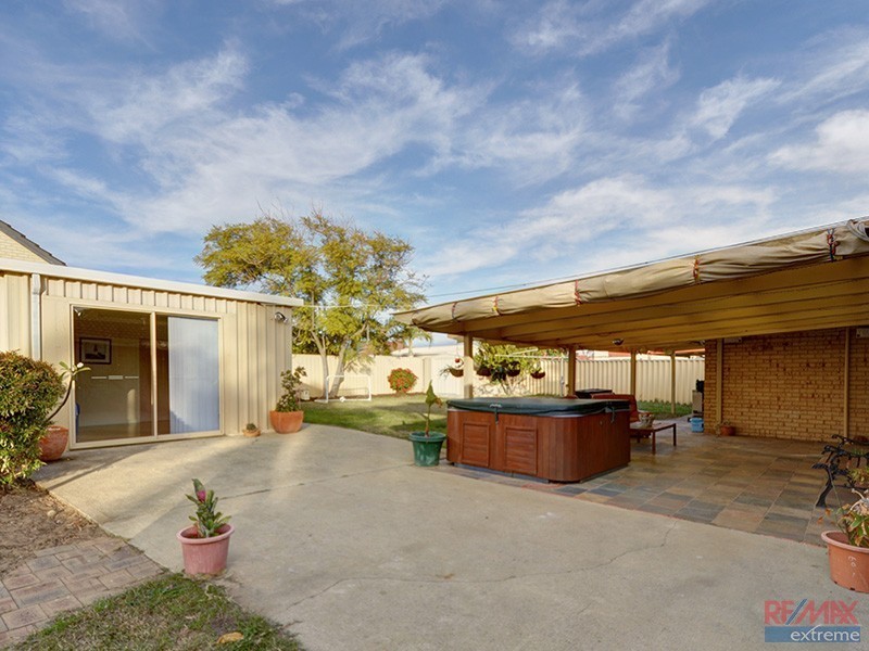 33 Sapling Way, Hocking WA 6065