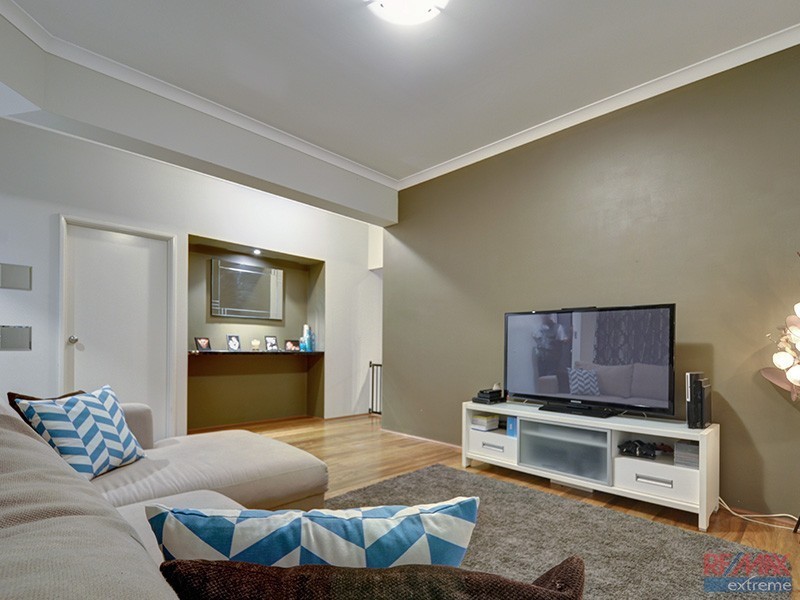 8 Panama Road, Butler WA 6036