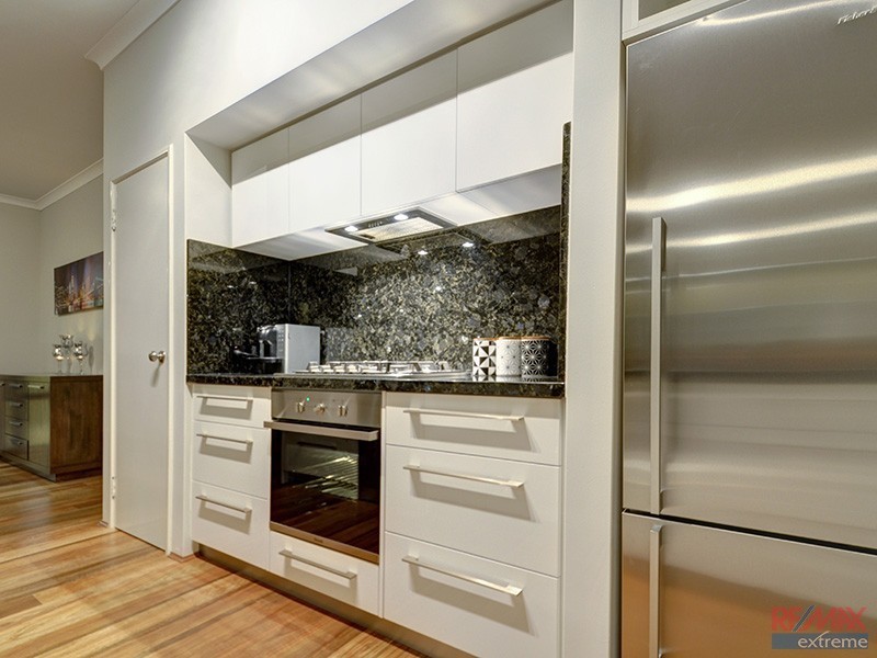 8 Panama Road, Butler WA 6036