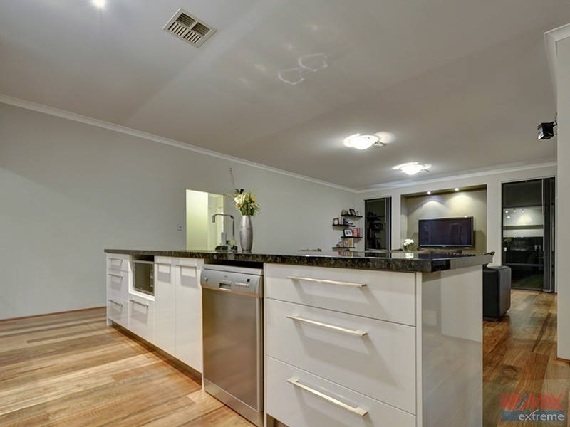 8 Panama Road, Butler WA 6036