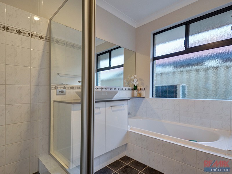 8 Panama Road, Butler WA 6036