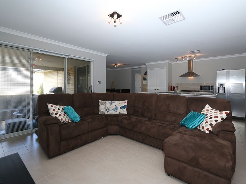 5 Halesworth Parade, Butler WA 6036