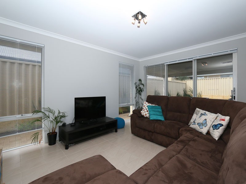 5 Halesworth Parade, Butler WA 6036