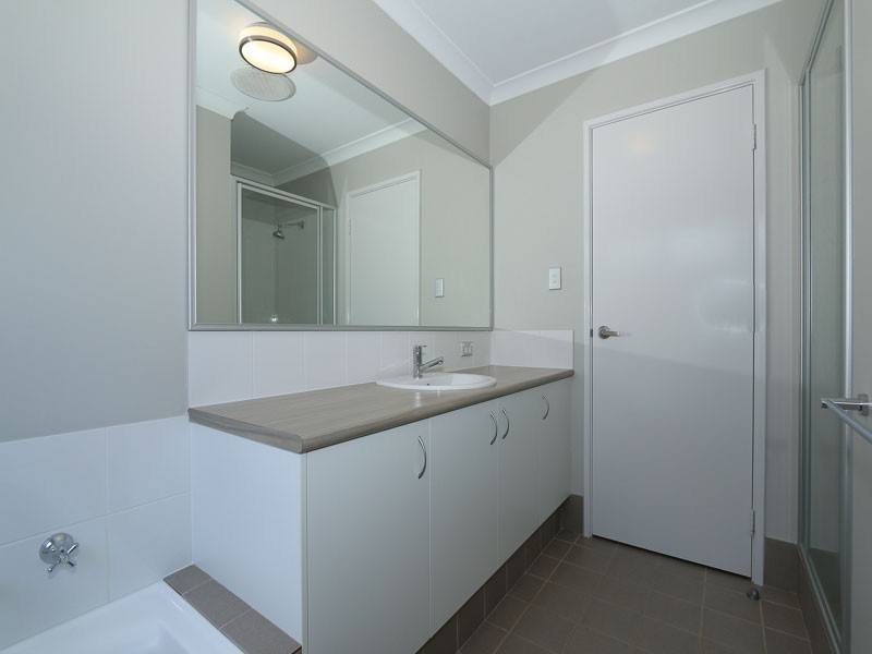 5 Halesworth Parade, Butler WA 6036