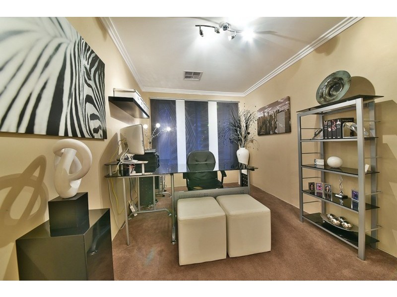 15 Coolidge Gardens, Tapping WA 6065