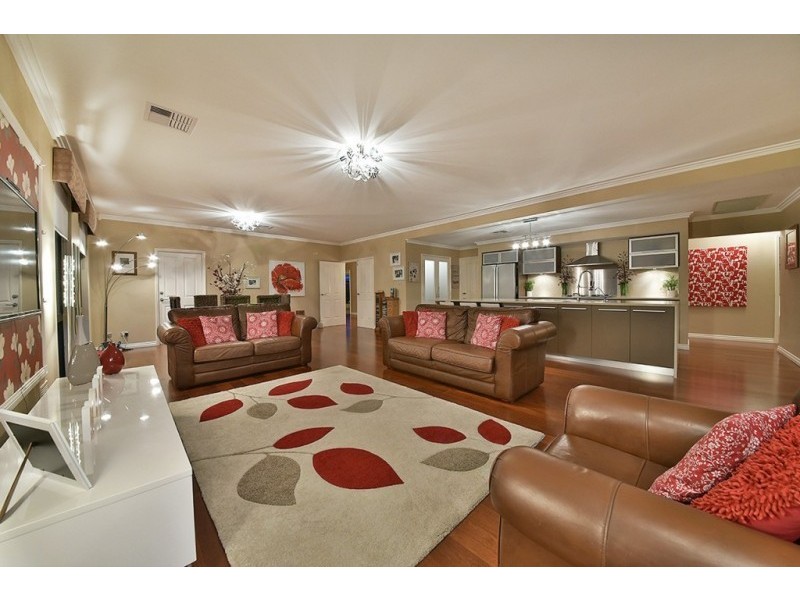 15 Coolidge Gardens, Tapping WA 6065