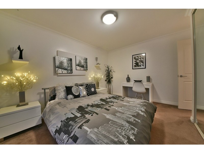 15 Coolidge Gardens, Tapping WA 6065