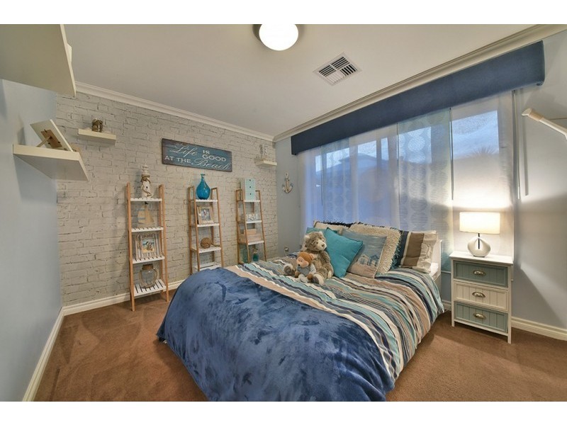 15 Coolidge Gardens, Tapping WA 6065