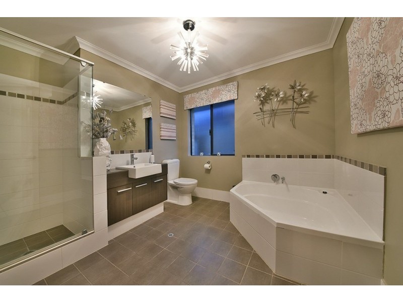 15 Coolidge Gardens, Tapping WA 6065