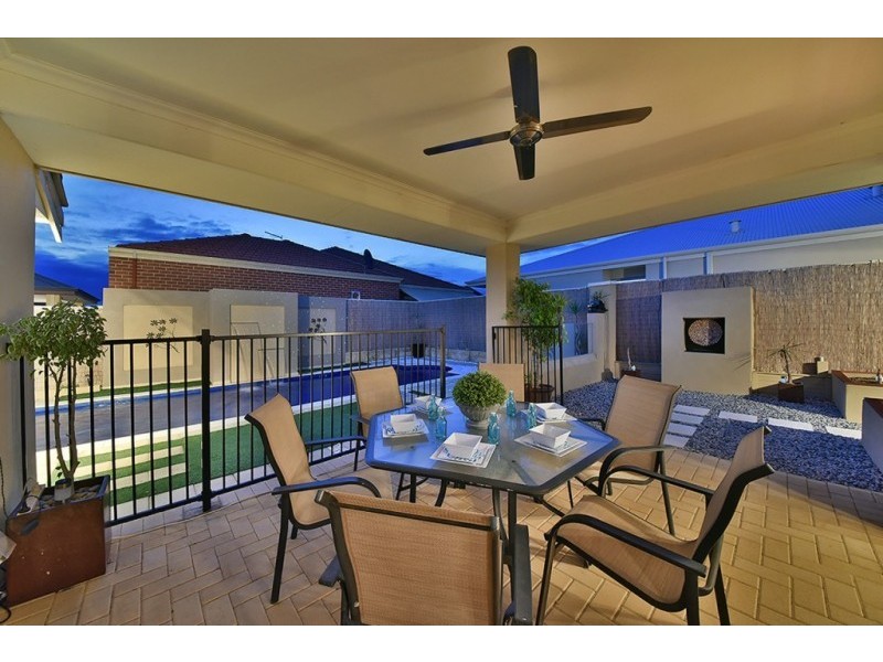 15 Coolidge Gardens, Tapping WA 6065