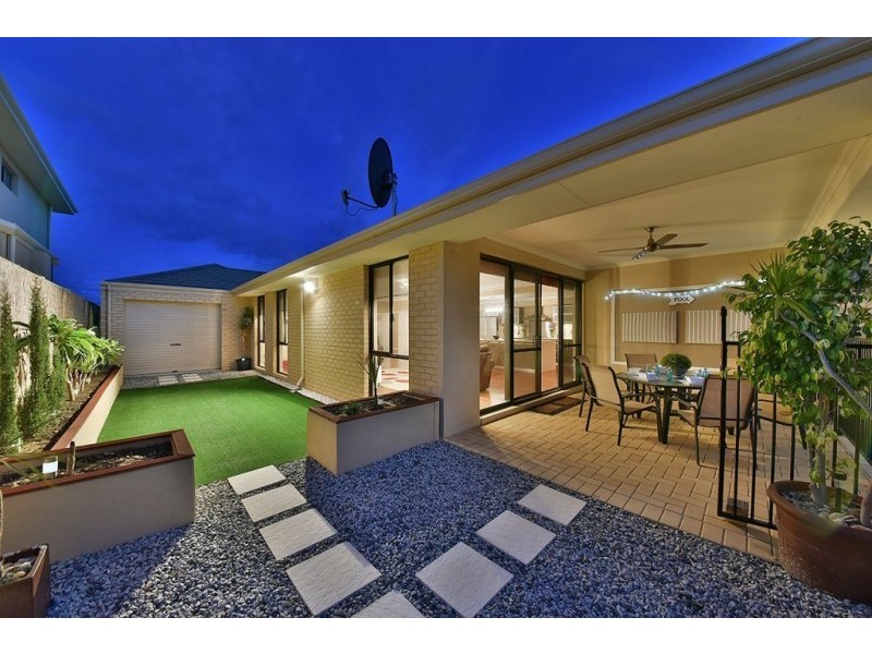 15 Coolidge Gardens, Tapping WA 6065