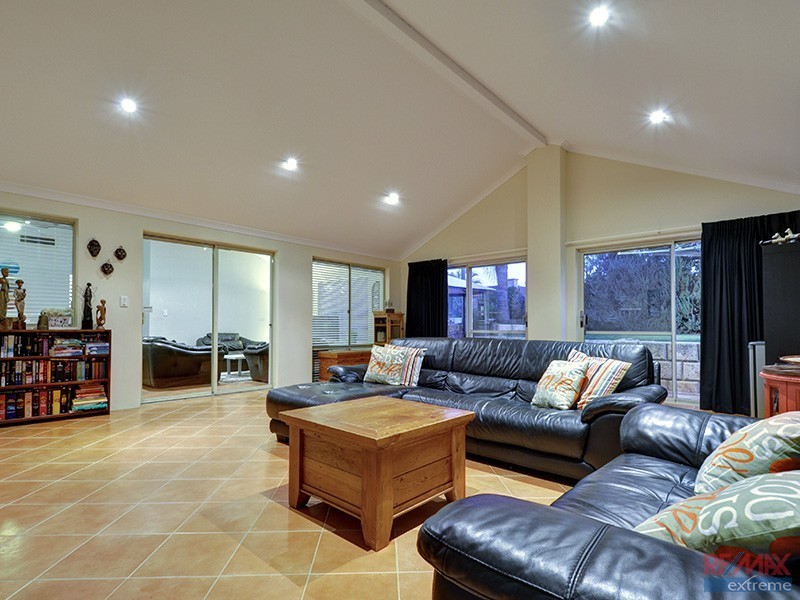 4 Rosneath Terrace, Kinross WA 6028