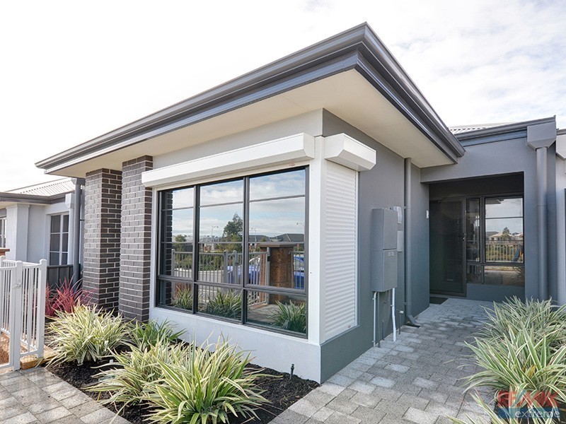 74 Bauer Circle, Banksia Grove WA 6031