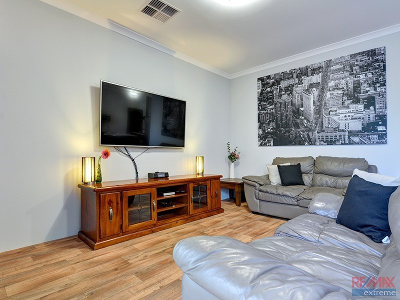 74 Bauer Circle, Banksia Grove WA 6031