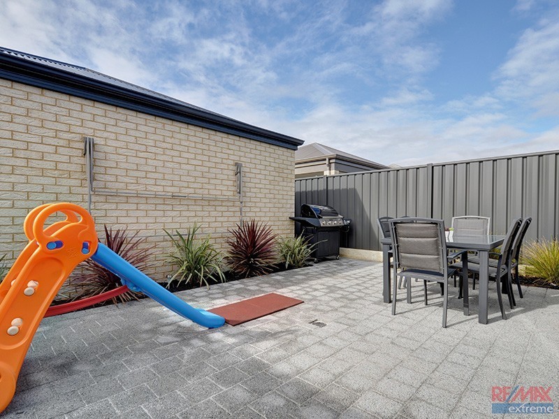 74 Bauer Circle, Banksia Grove WA 6031