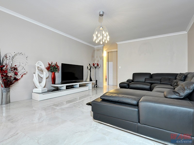 27 Serrata Road*, Banksia Grove WA 6031