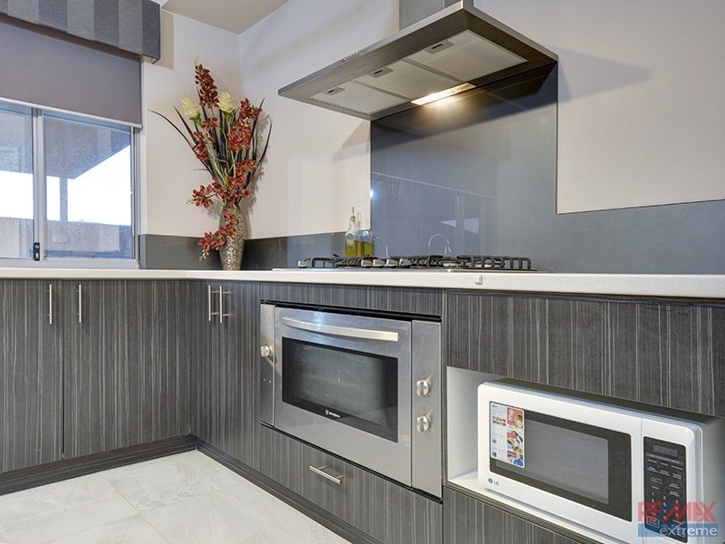 27 Serrata Road*, Banksia Grove WA 6031