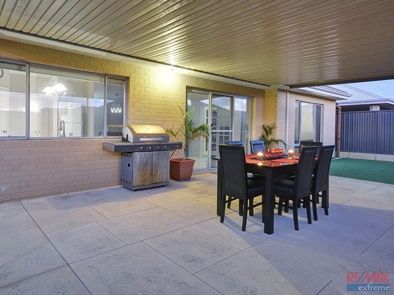 27 Serrata Road*, Banksia Grove WA 6031