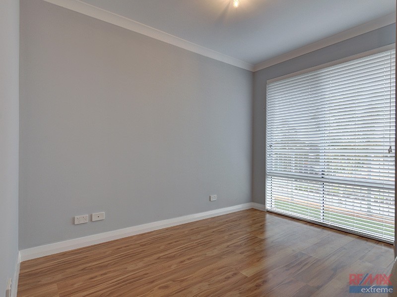 125 Joseph Banks Blvd, Banksia Grove WA 6031