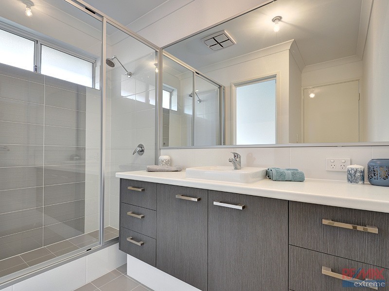 125 Joseph Banks Blvd, Banksia Grove WA 6031