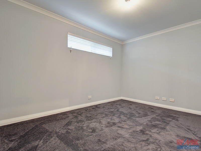 125 Joseph Banks Blvd, Banksia Grove WA 6031