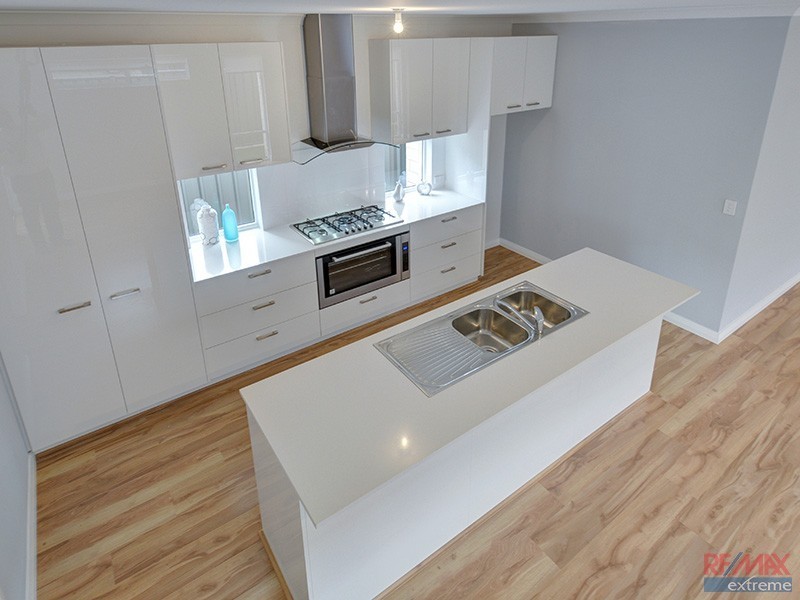 125 Joseph Banks Blvd, Banksia Grove WA 6031