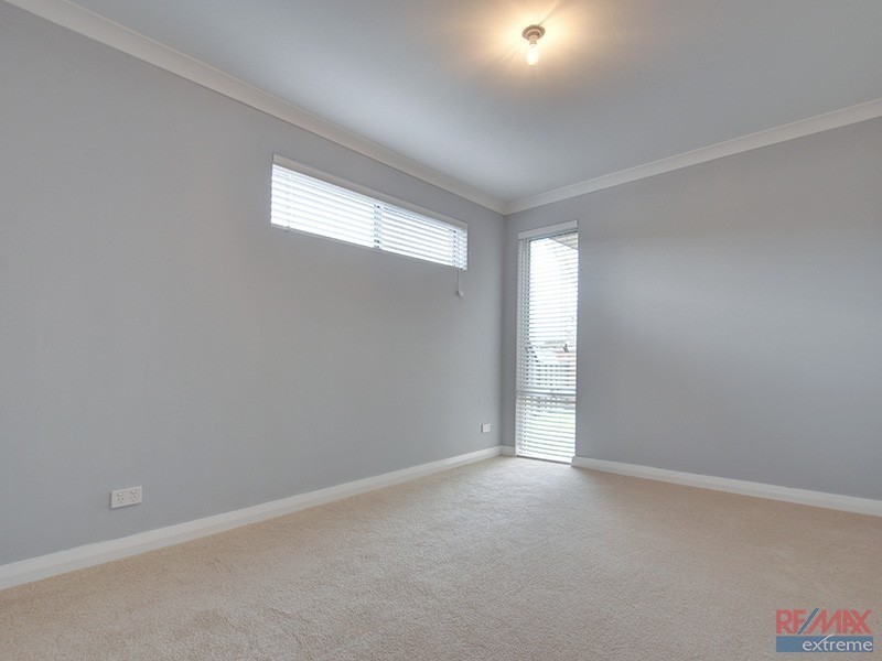 125 Joseph Banks Blvd, Banksia Grove WA 6031