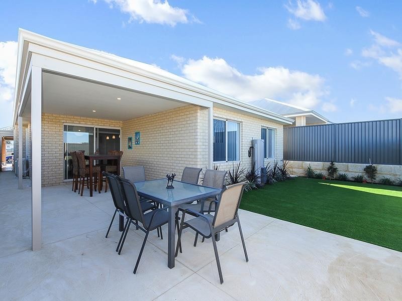 12 Cosmia Grove, Jindalee WA 6036
