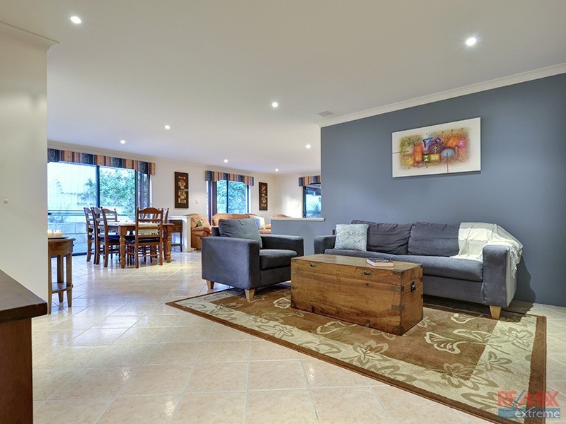 4 Rosedale Vista, Hocking WA 6065