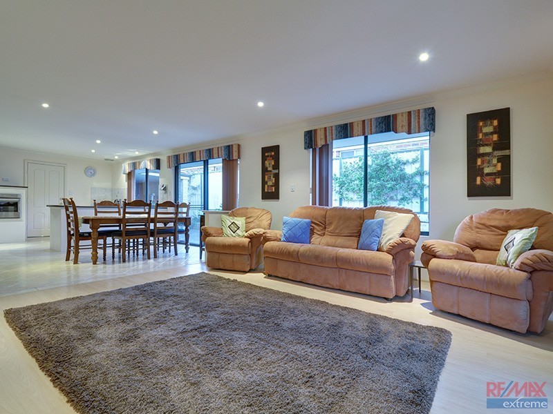 4 Rosedale Vista, Hocking WA 6065