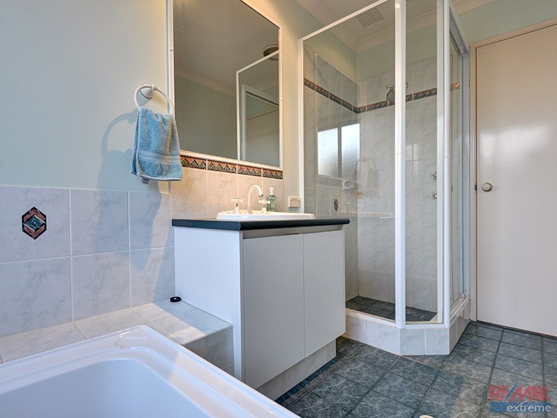 4 Rosedale Vista, Hocking WA 6065