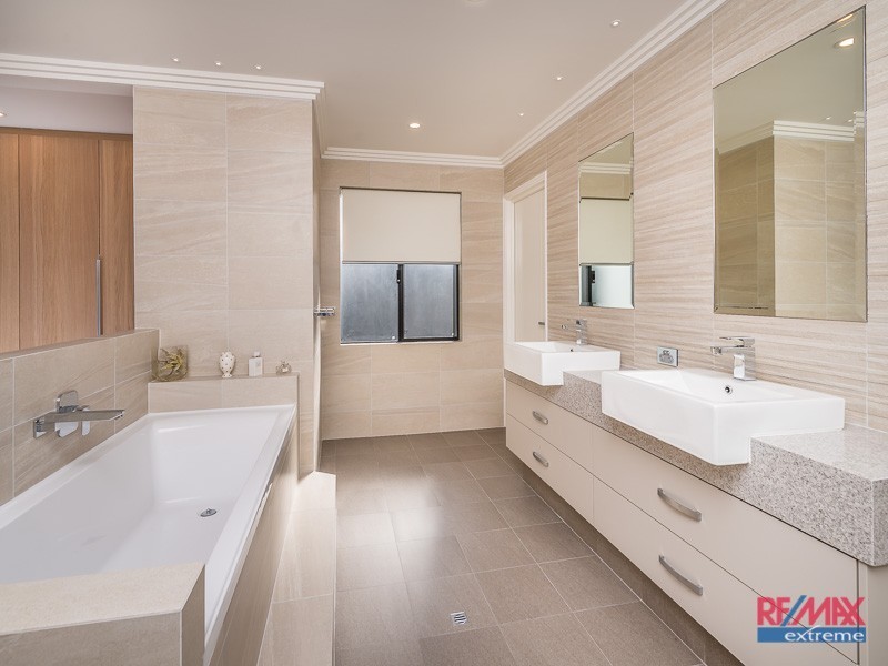 64 Raeside Drive, Landsdale WA 6065