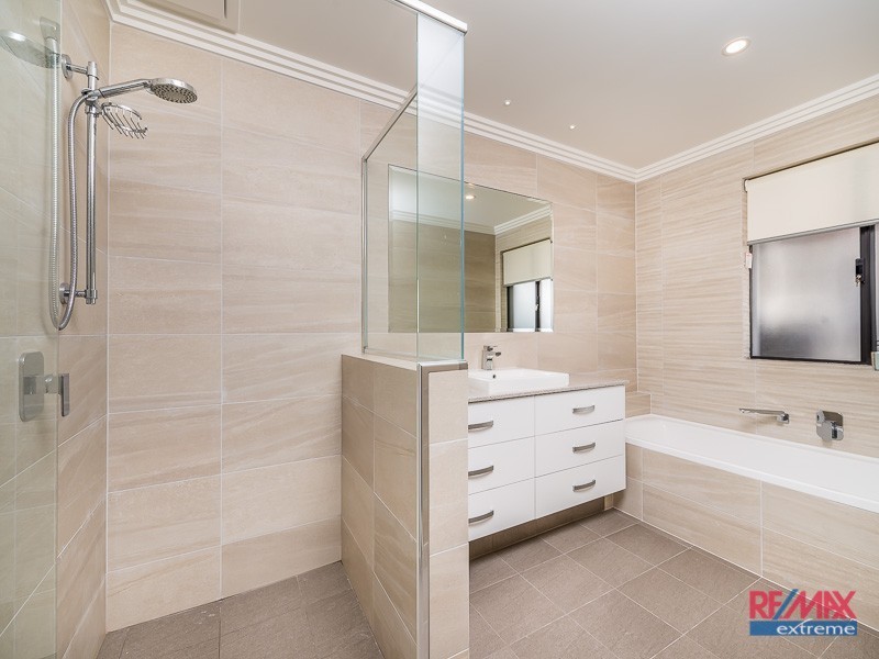 64 Raeside Drive, Landsdale WA 6065