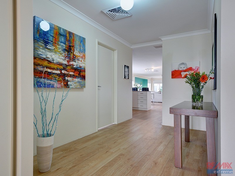 1 Dillwynia Bend, Banksia Grove WA 6031