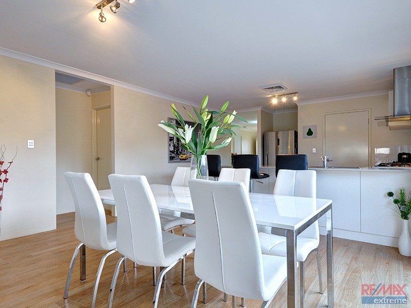 1 Dillwynia Bend, Banksia Grove WA 6031