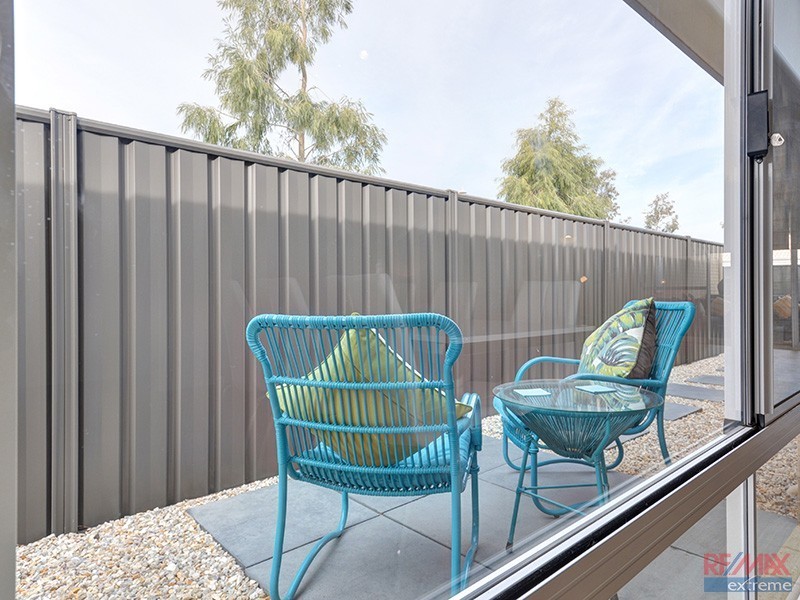 1 Dillwynia Bend, Banksia Grove WA 6031