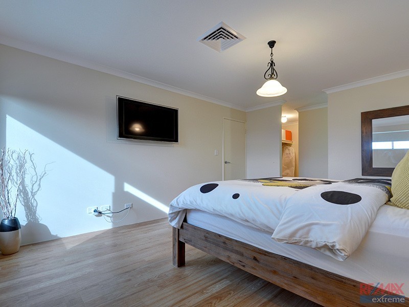 1 Dillwynia Bend, Banksia Grove WA 6031