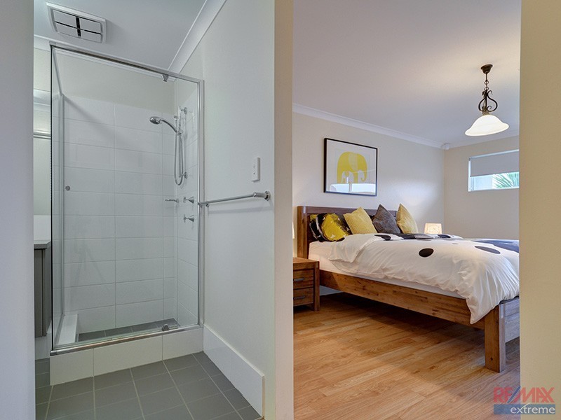 1 Dillwynia Bend, Banksia Grove WA 6031