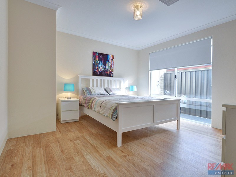 1 Dillwynia Bend, Banksia Grove WA 6031