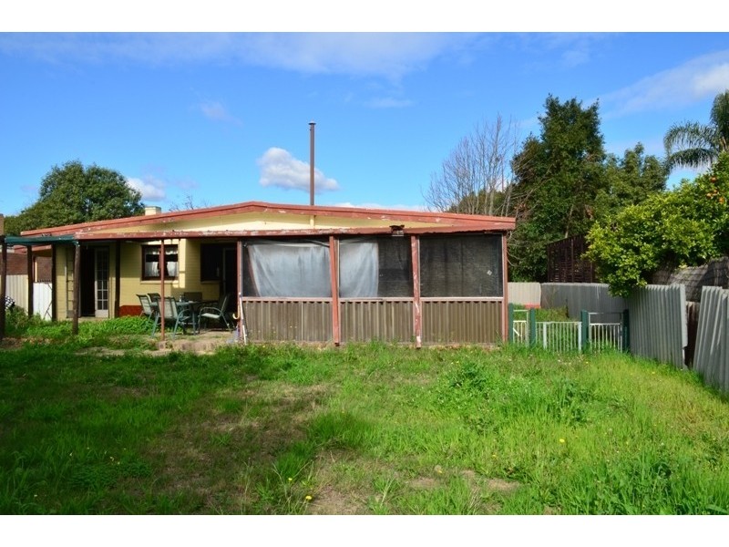 26 Gosnells Road West, Maddington WA 6109